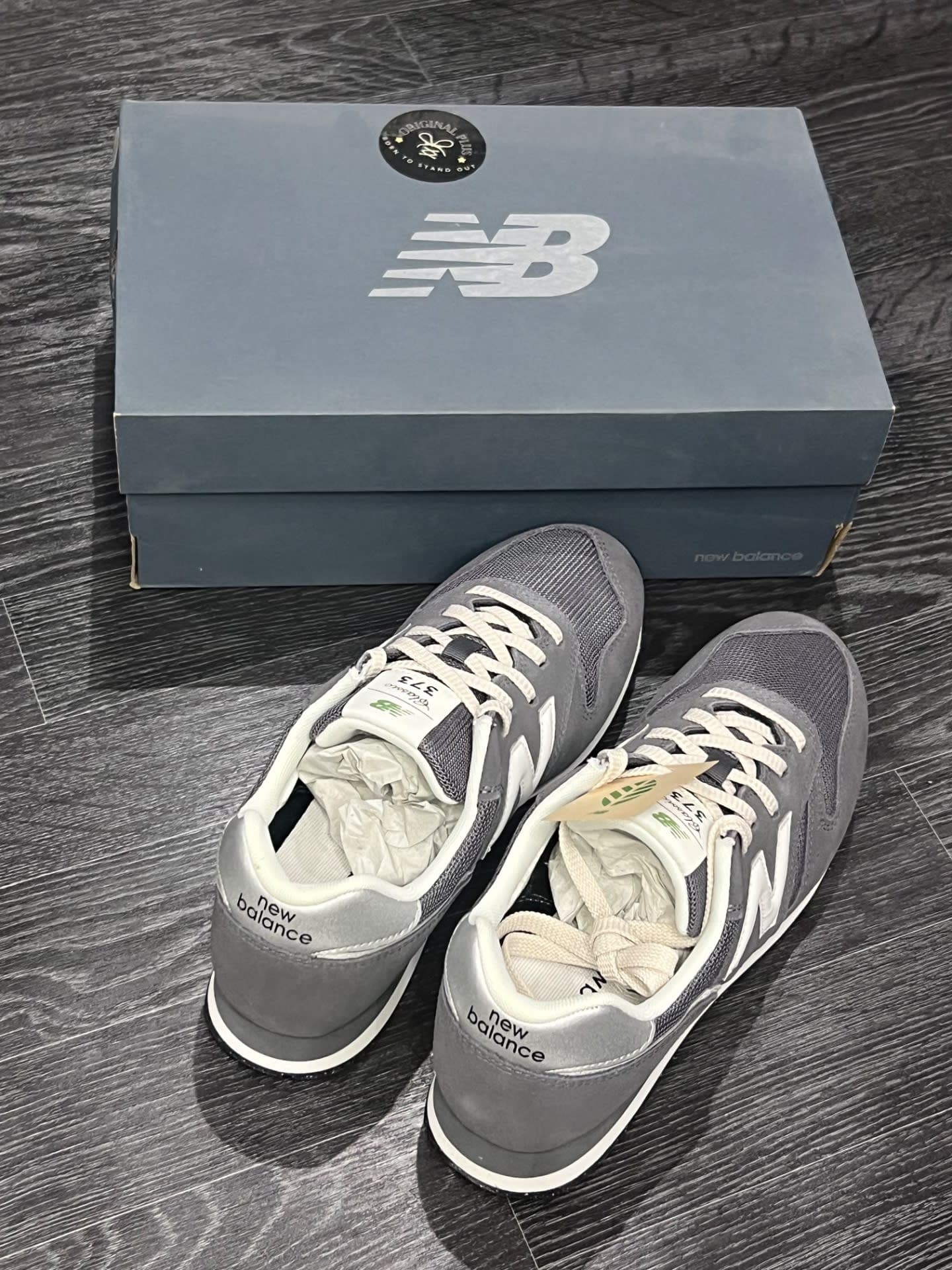 New balance 373
